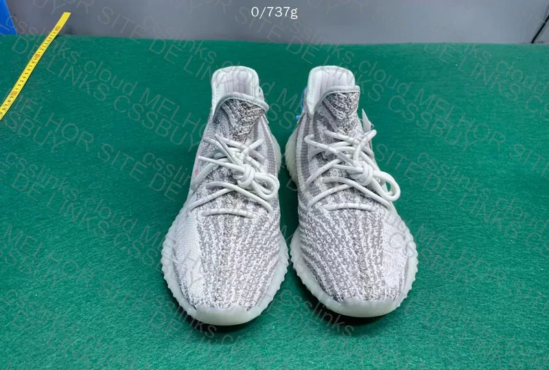 yeezy 350v2 2