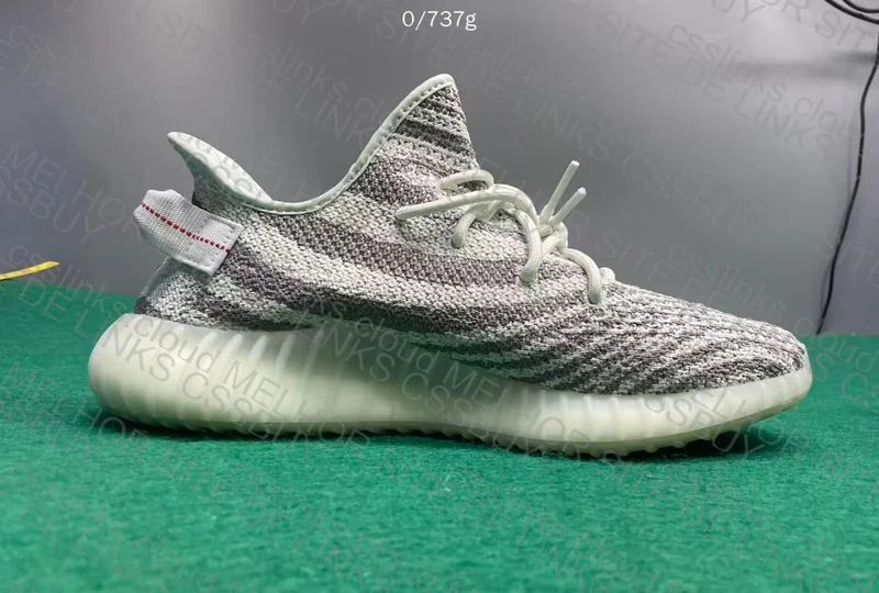 yeezy 350v2 3