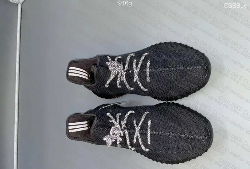 Yeezy 350v2 Black non reflective LW 4