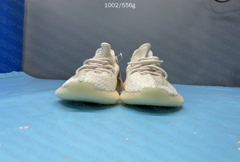 YEEZY 350V2 BLIND S2 2
