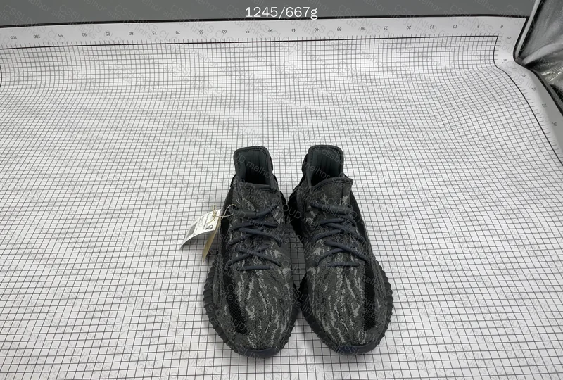Yeezy 350v2 Dark Salt