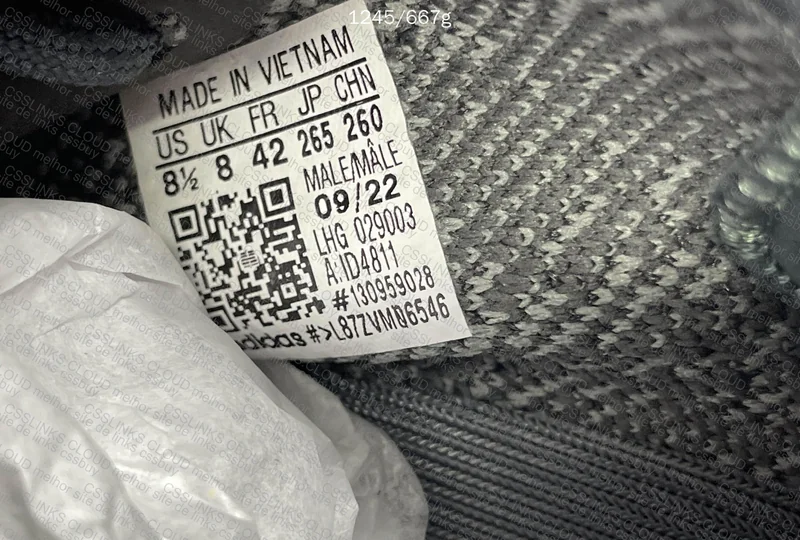 Yeezy 350v2 Dark Salt 5