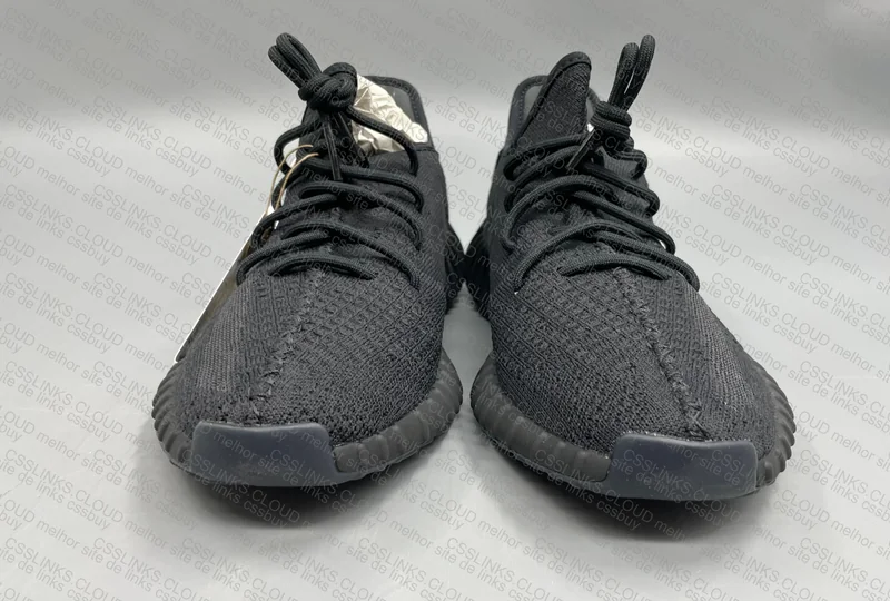 Yeezy 350v2 onyx LW 4