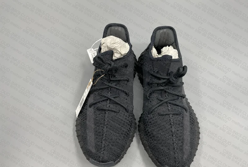 Yeezy 350v2 onyx LW 5