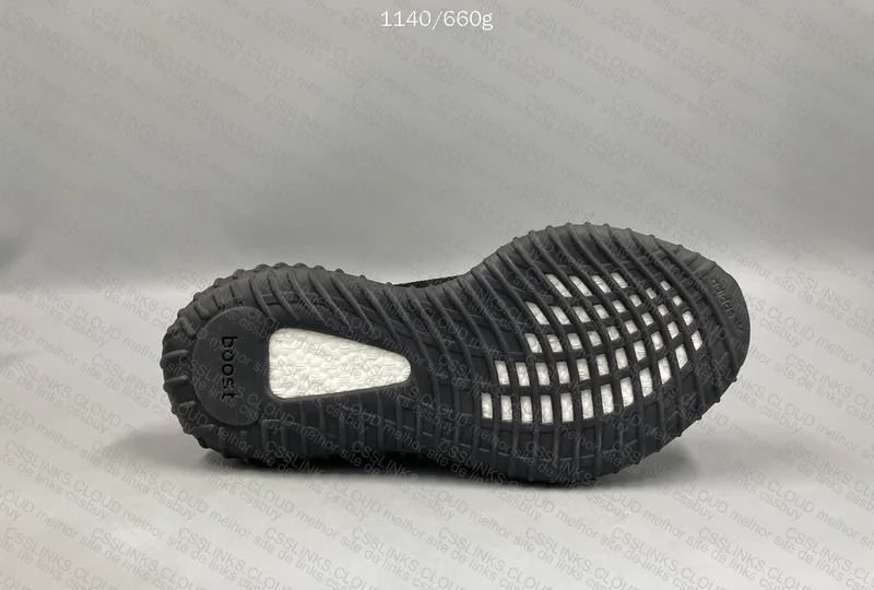 Yeezy 350v2 Oreo