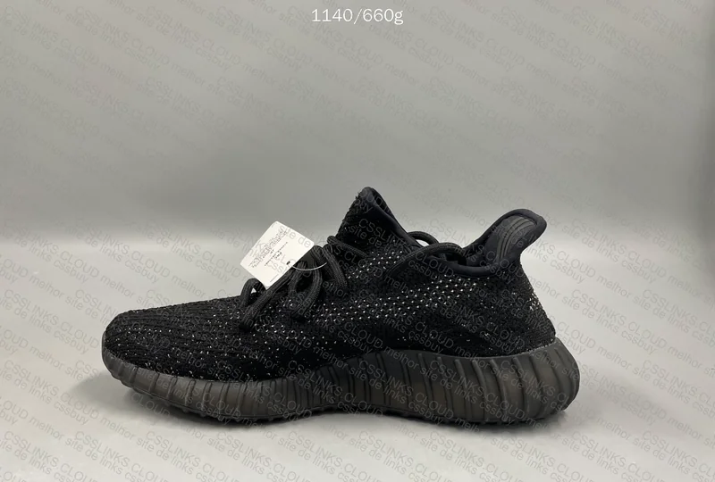 Yeezy 350v2 Oreo 4