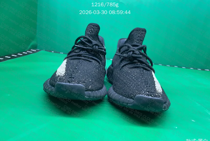 Yeezy 350v2 Oreo 5