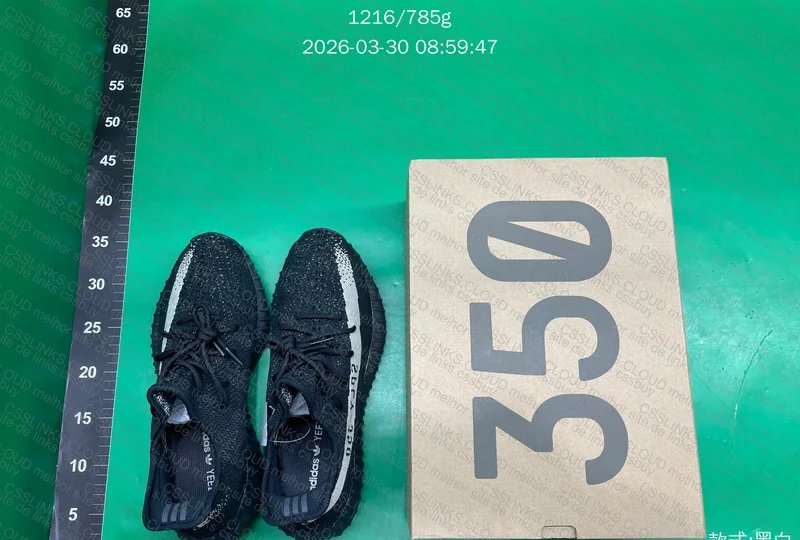 Yeezy 350v2 Oreo 6