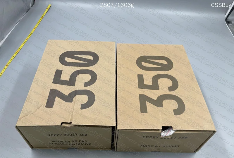 Yeezy 350 V2 for 65Y (Sale) 3