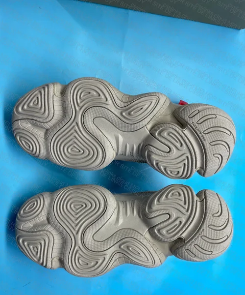 yeezy 500 blush 7