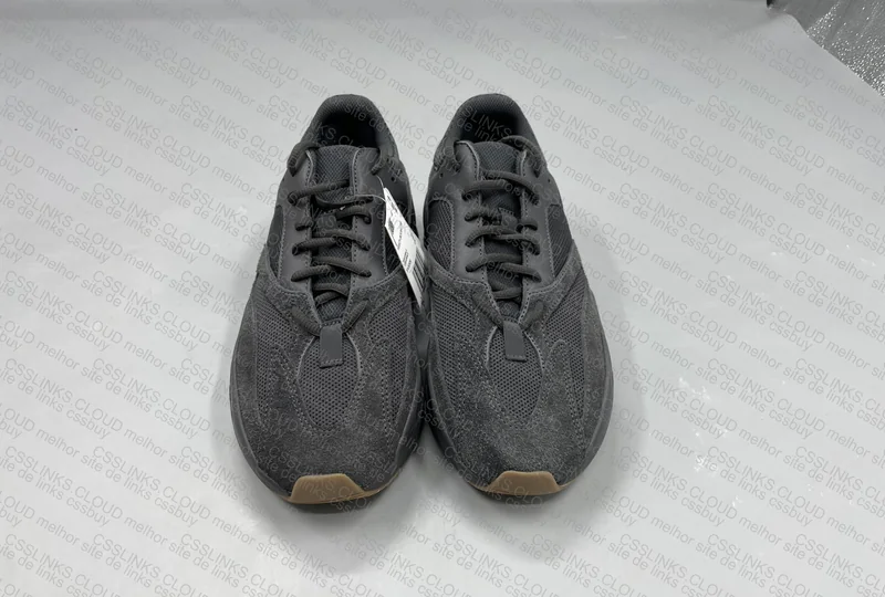 Yeezy 700 120¥