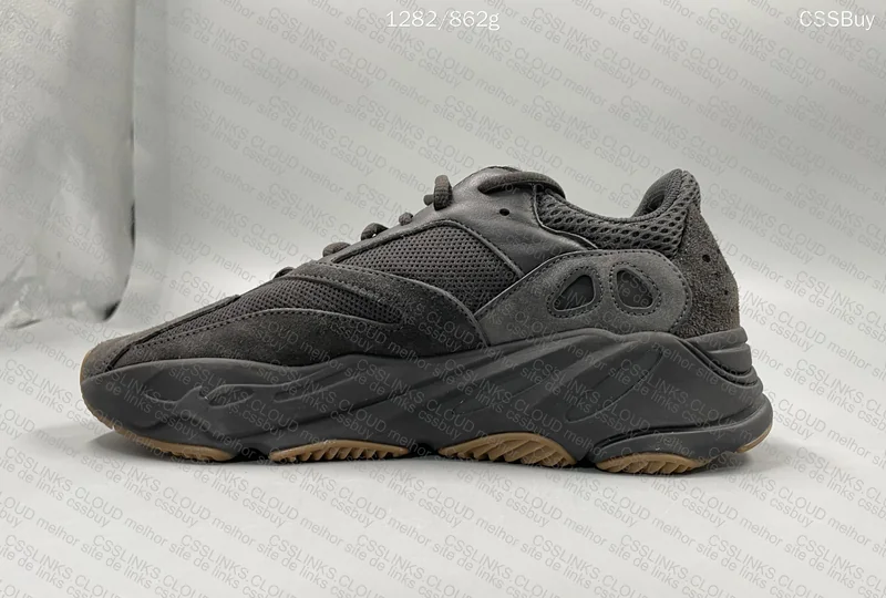 Yeezy 700 - 120y gl? 4