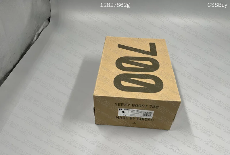 Yeezy 700 - 120y gl? 7