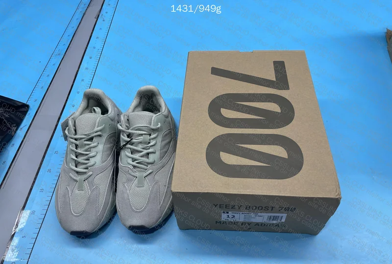 Yeezy 700 - 59y - OWF 6