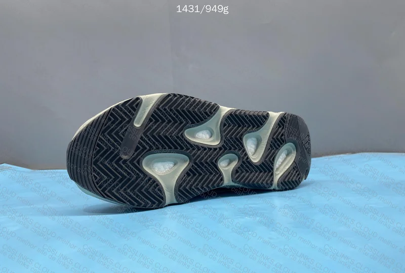 Yeezy 700 - 59y - OWF 7