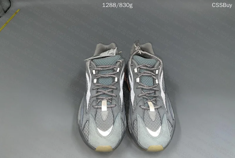 yeezy 700 (85y) 3