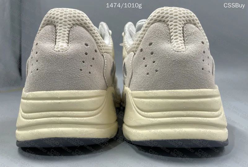 Yeezy 700 Analog STOS, GL? 3