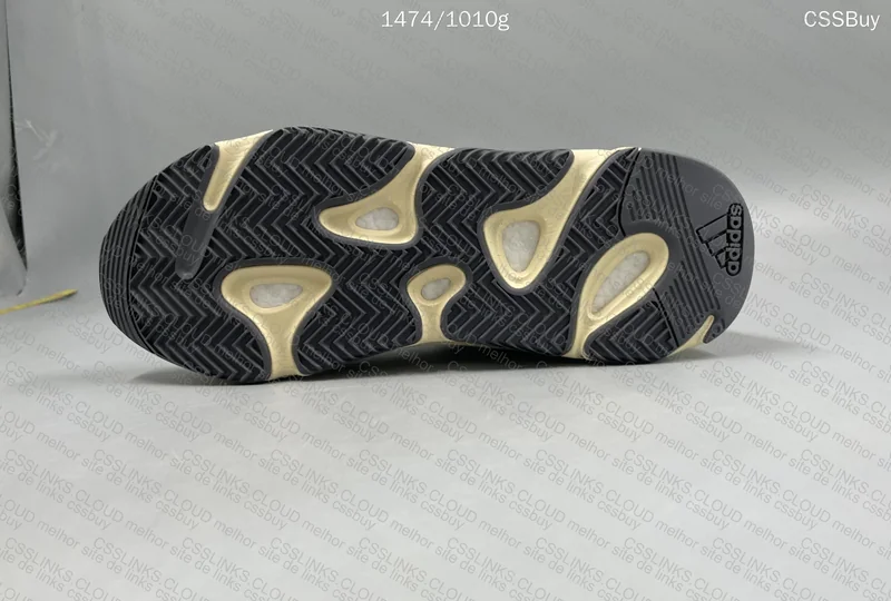 Yeezy 700 Analog STOS, GL? 8