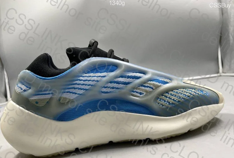 Yeezy 700 arzareth {coloquei errado ali embaixo}