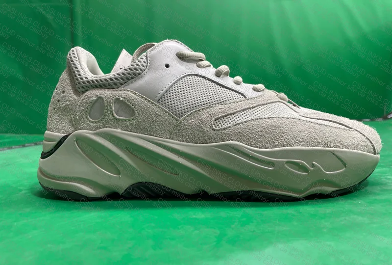 Yeezy 700 barateza 10
