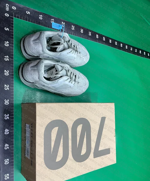 Yeezy 700 barateza 6