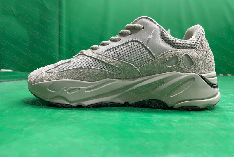 Yeezy 700 barateza 8