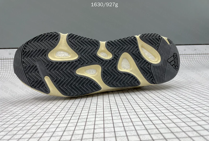 Yeezy 700 Blind Box JMDY, GL? 3