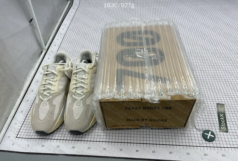 Yeezy 700 Blind Box JMDY, GL? 4
