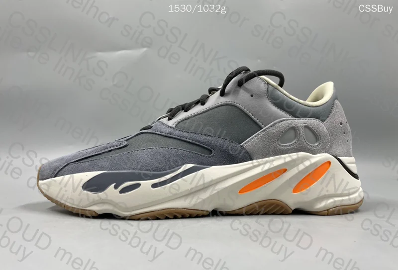 Yeezy 700 - Magnet 4