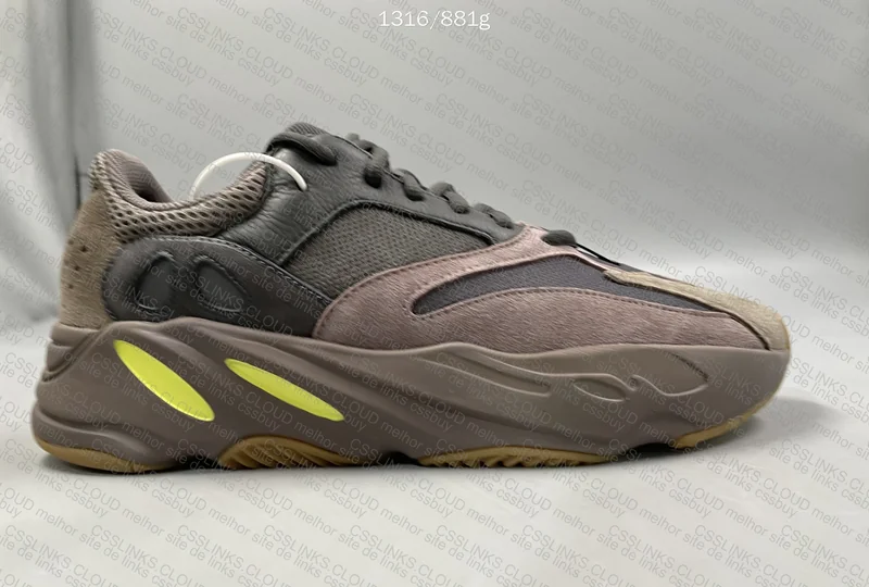 Yeezy 700 mauve 3