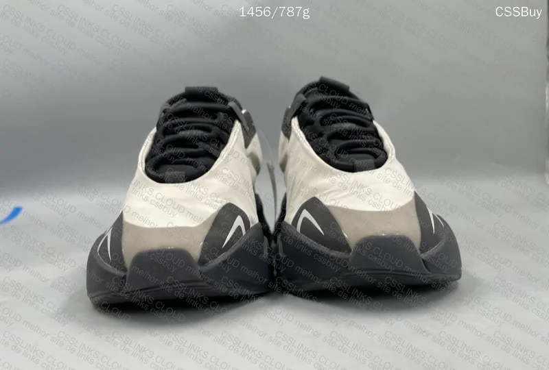 Yeezy 700 MNVN Bone GL? 2