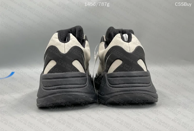 Yeezy 700 MNVN Bone GL? 4