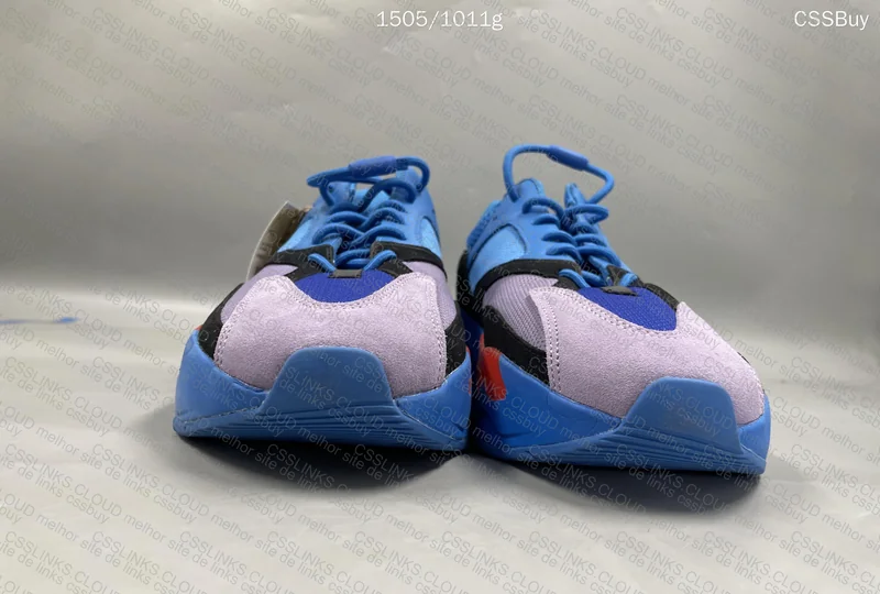 Yeezy 700 (sale)