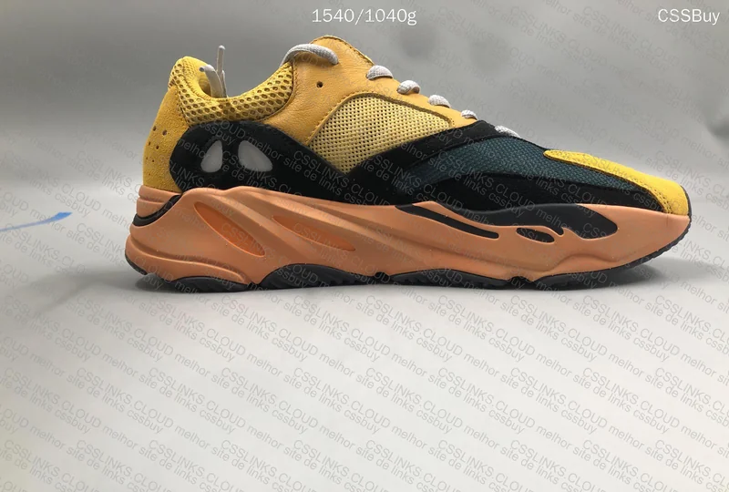 Yeezy 700 (sale)