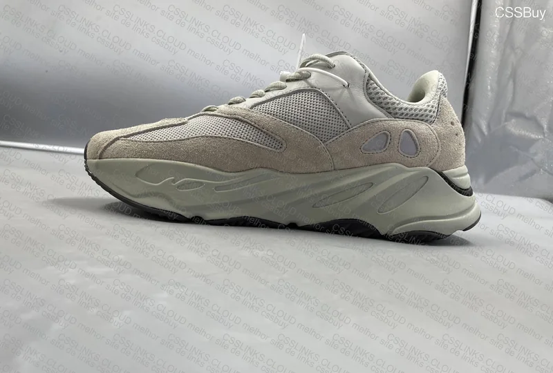 Yeezy 700 "Salt" 4
