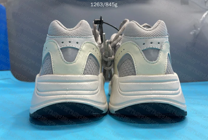 yeezy 700 static