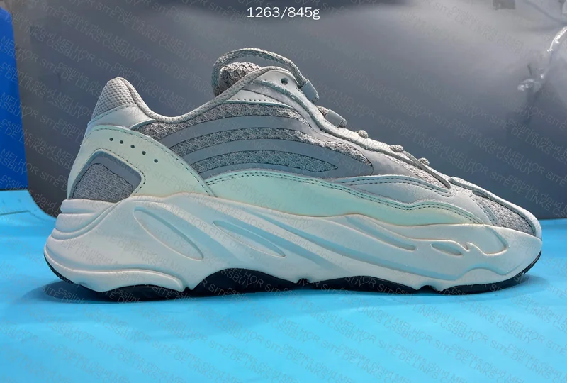 yeezy 700 static 3