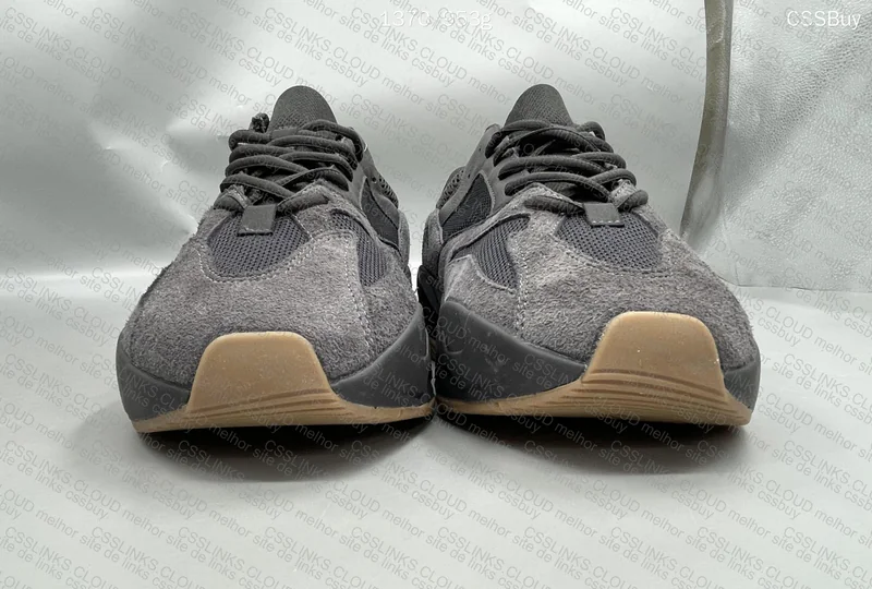 Yeezy 700 Utility Black LW Replacement 2