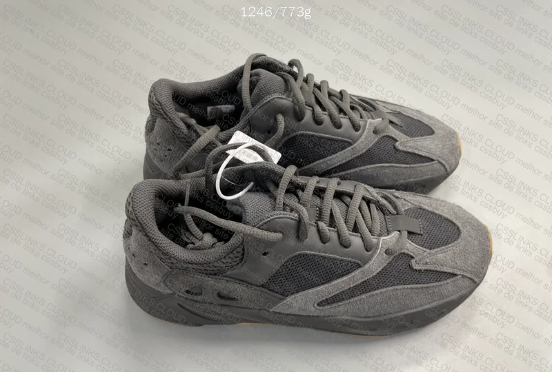 Yeezy 700 V1 Utility Black LW 2