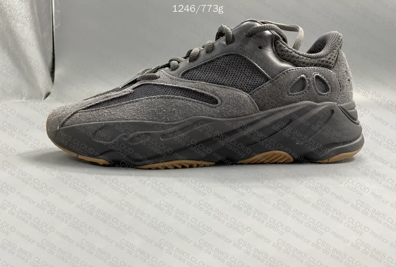 Yeezy 700 V1 Utility Black LW 3