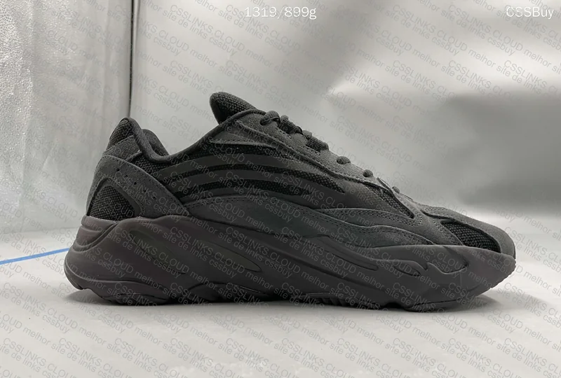 Yeezy 700 v2 5