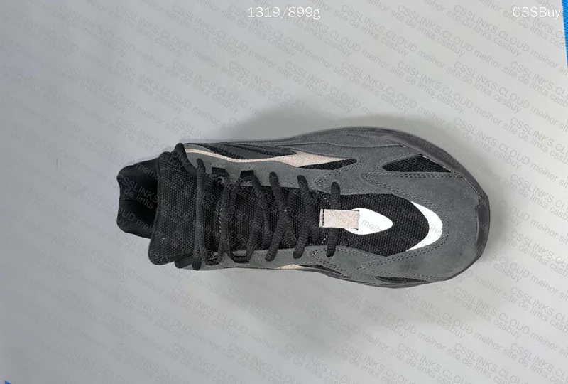 Yeezy 700 v2 6