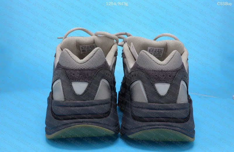 Yeezy 700 v2