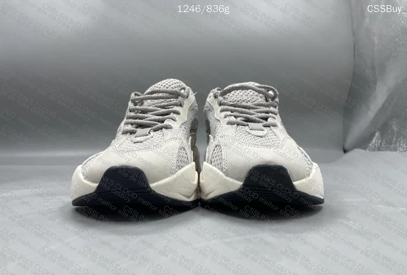 YEEZY 700 v2 2