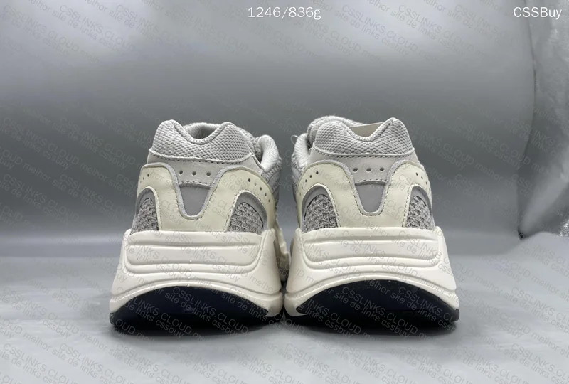 YEEZY 700 v2 3