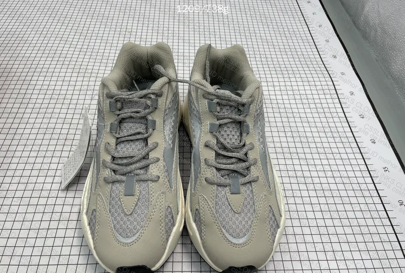 Yeezy 700 v2 - Cream. Blind Box JMDY 3