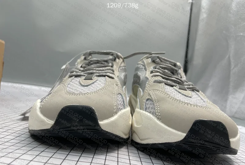 Yeezy 700 v2 - Cream. Blind Box JMDY 4