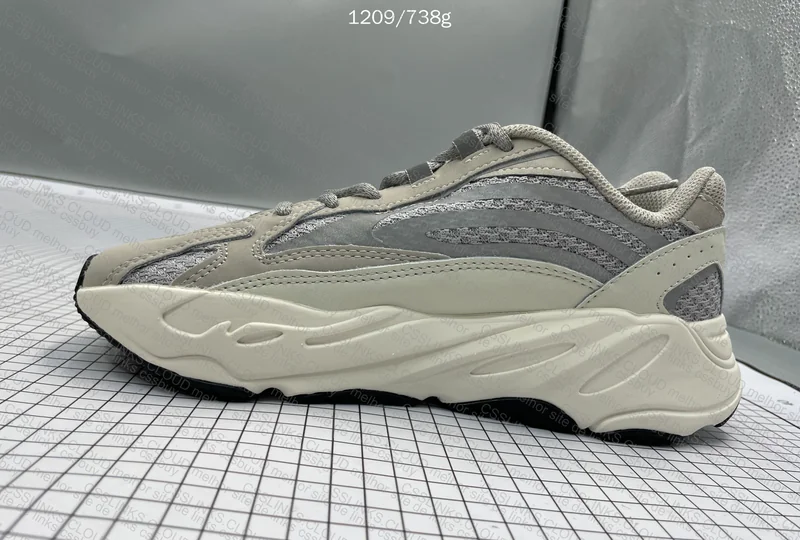 Yeezy 700 v2 - Cream. Blind Box JMDY 7