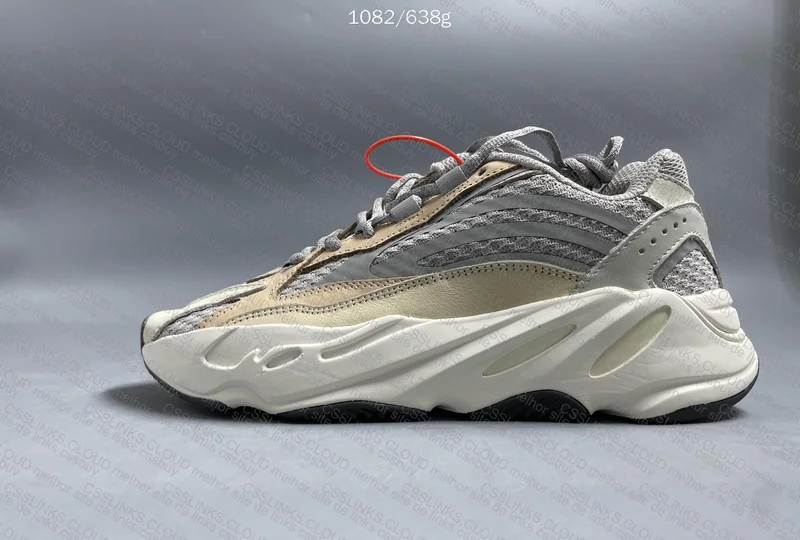 Yeezy 700 V2 Creme (Sale) 3