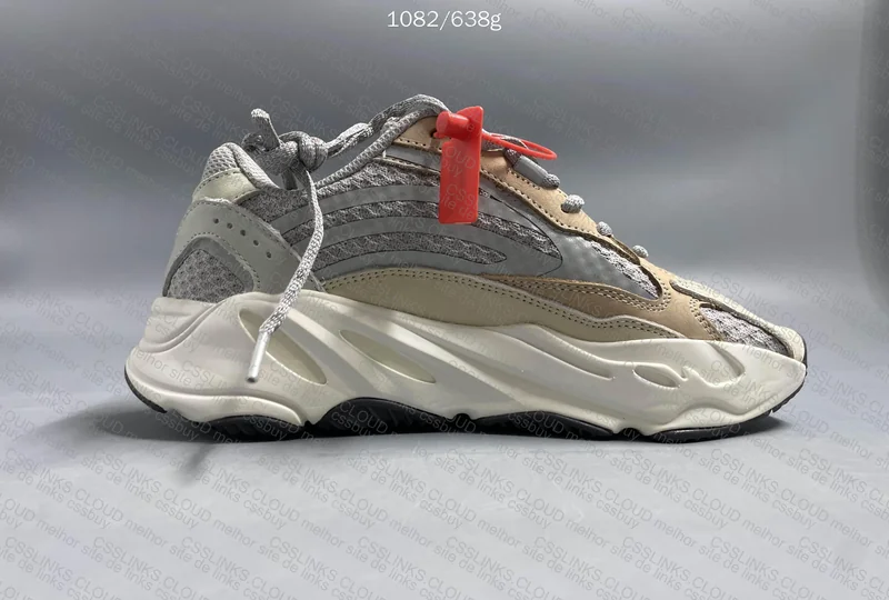 Yeezy 700 V2 Creme (Sale) 4